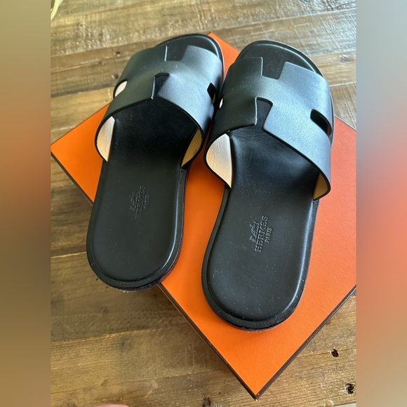Men Hermes Izmir sandal size 41 black/black. Worn one summer season
